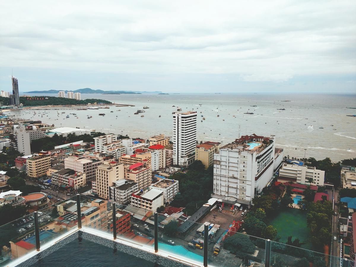 The Base Pattaya 芭提雅基地公寓 エクステリア 写真